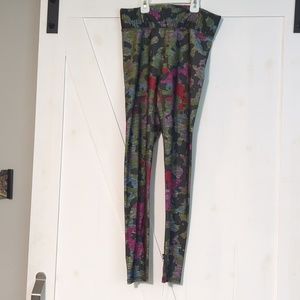Terez multi color camo leggings, size M